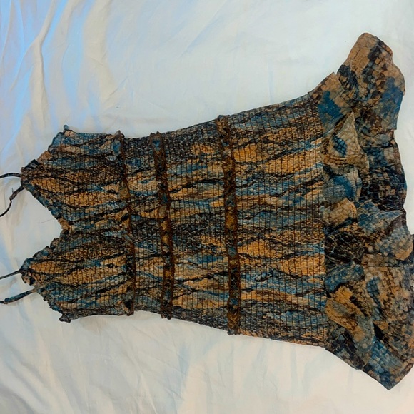 Dress with adjustable straps and flirty detail - Picture 1 of 4